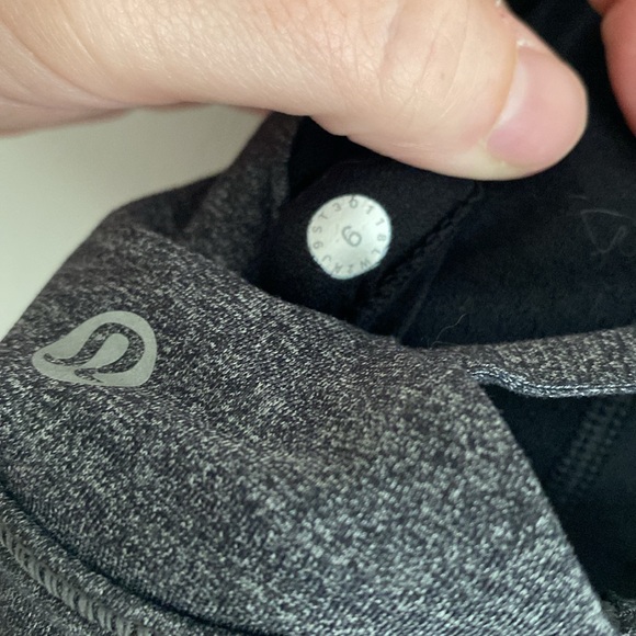 Lululemon sports bra. - Picture 4 of 4